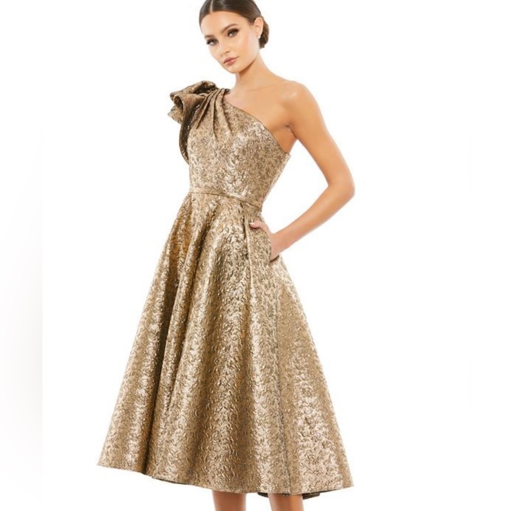 NEW without tags gold midi one shoulder MacDuggal dress with pockets size US 2